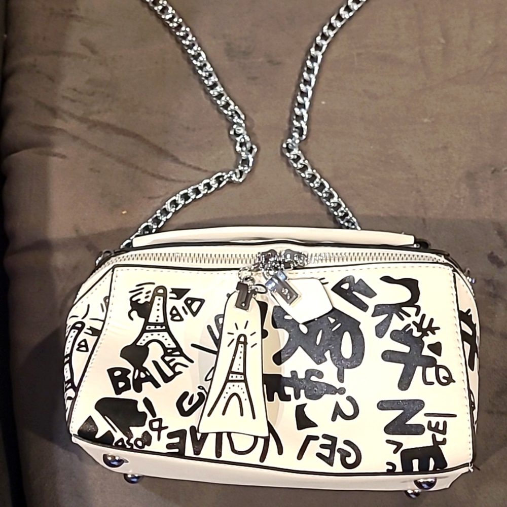 Woman's Graffiti Shoulder Bag (Paris Edition)